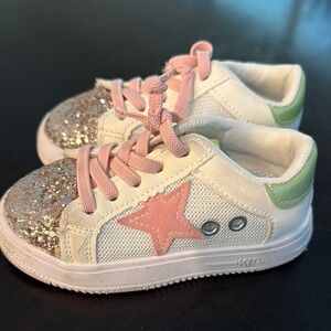 Toddler girls sized 7 Sneakers with Pink Star and Glitter Toe